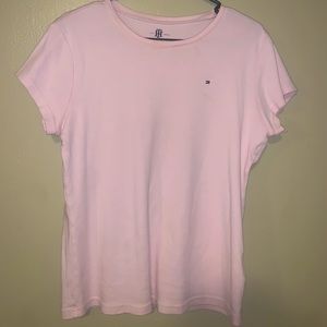 Tommy Hilfiger light pink tee - Size XL 🌻